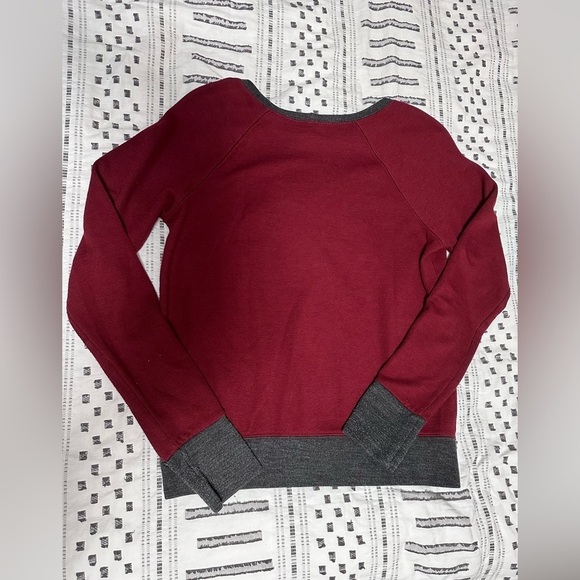 Harvard University Red Sweatshirt Pullover - Picture 3 of 7